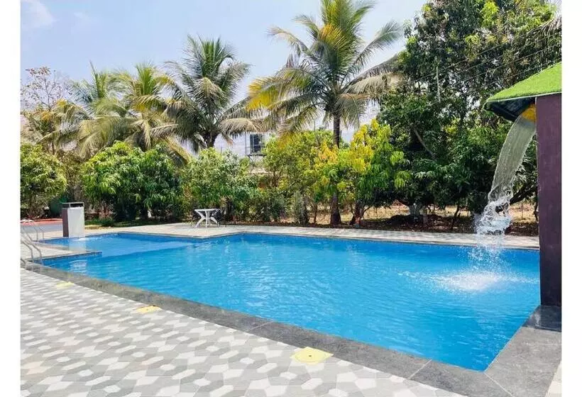 Lomakeskus Namaste Holidays Karjat