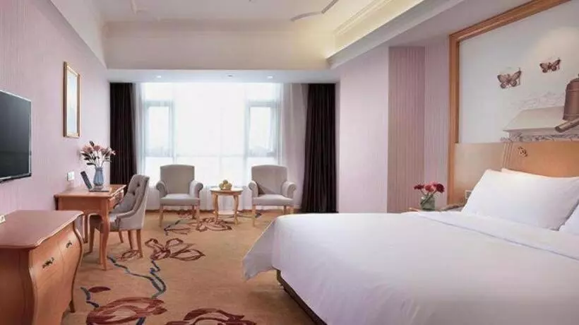 Vienna Hotel Guangdong Xinyi Jiaoyucheng River View