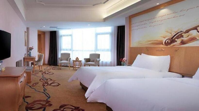 Vienna Hotel Guangdong Xinyi Jiaoyucheng River View