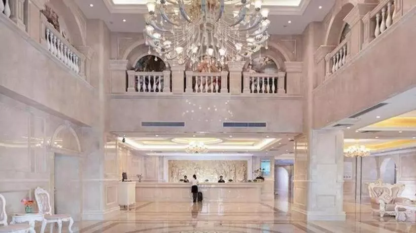 Vienna Hotel Guangdong Xinyi Jiaoyucheng River View