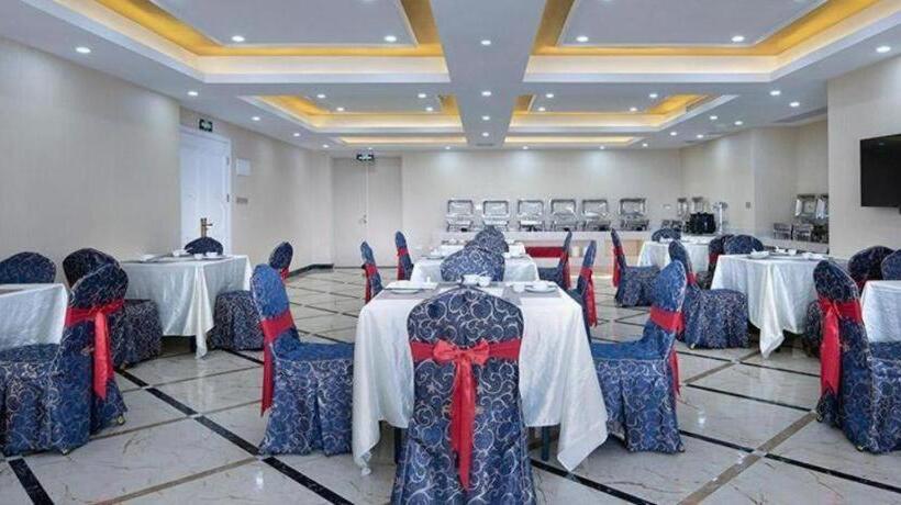 Vienna Hotel Guangdong Xinyi Jiaoyucheng River View