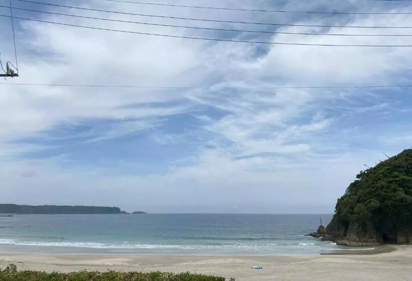 ユースホステル Beach Front Seretis