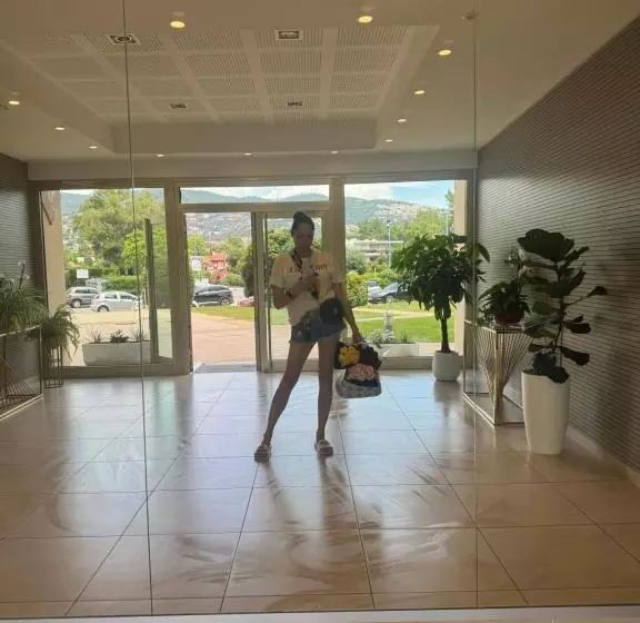 Cozy 2 Rooms Apartment In Yacht Port Cannes Marina