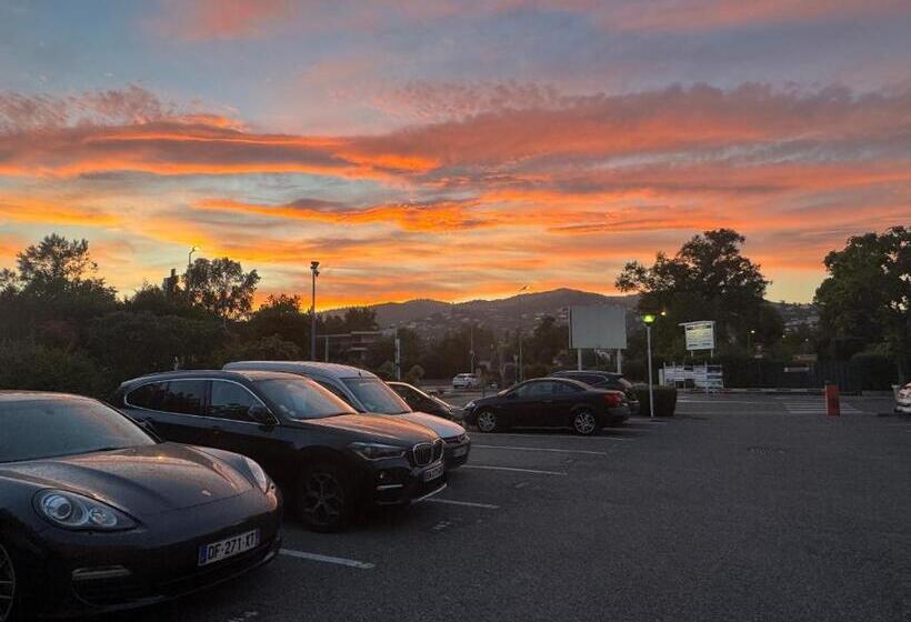 Cozy 2 Rooms Apartment In Yacht Port Cannes Marina