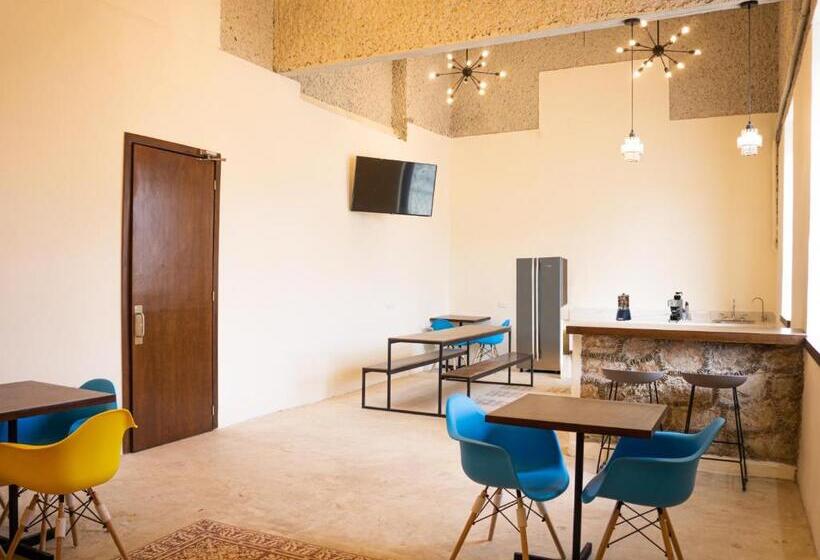 هتل کپسول Kapsul Express Mérida