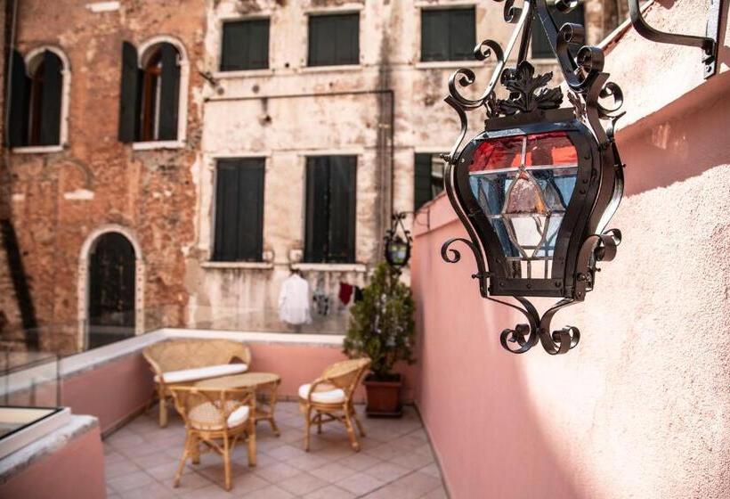 هتل Palazzo Dei Mori