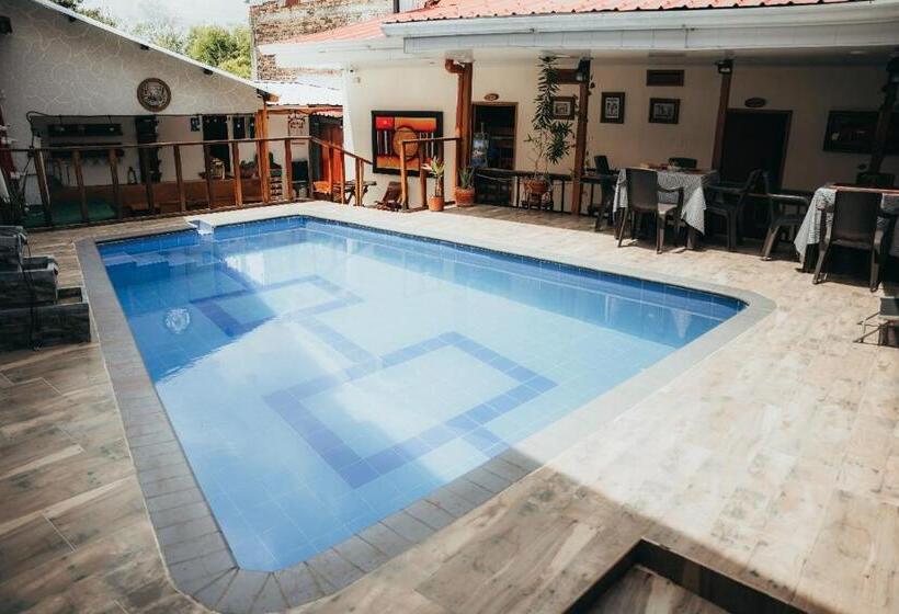 پانسیون Casa Hotel Hostal Del Cafe