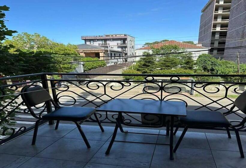 پانسیون House 211