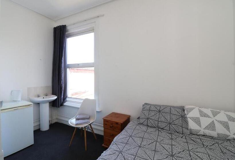 پانسیون Pebbles Guest House Room 5