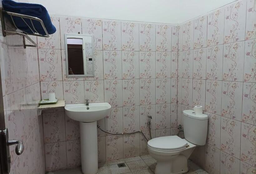 Robbani Edotel Liwa Syariah