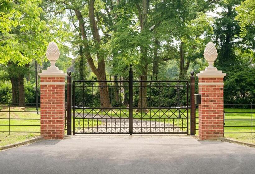 تختخواب و صبحانه Tyrrells Park