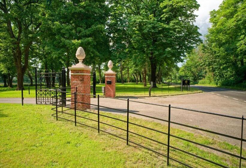 تختخواب و صبحانه Tyrrells Park