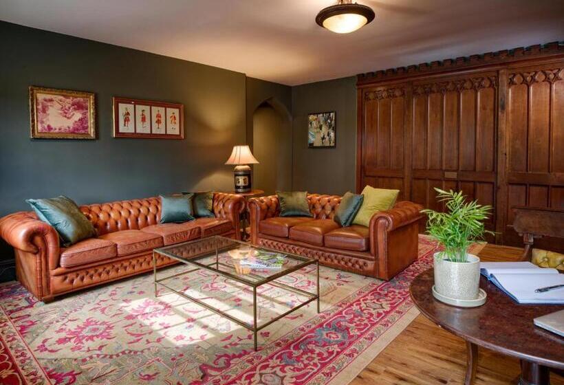 تختخواب و صبحانه Tyrrells Park