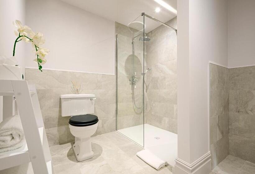 تختخواب و صبحانه Tyrrells Park