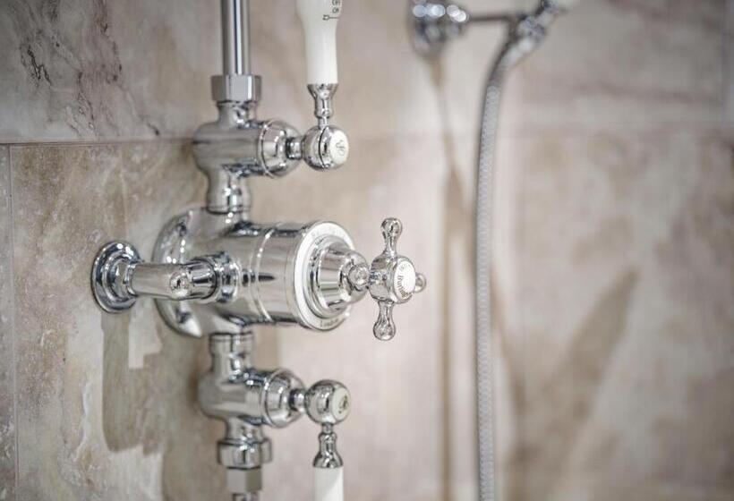 تختخواب و صبحانه Tyrrells Park