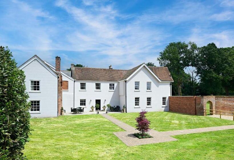 تختخواب و صبحانه Tyrrells Park