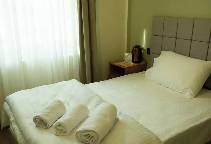 تختخواب و صبحانه Zelle Airport Boutique