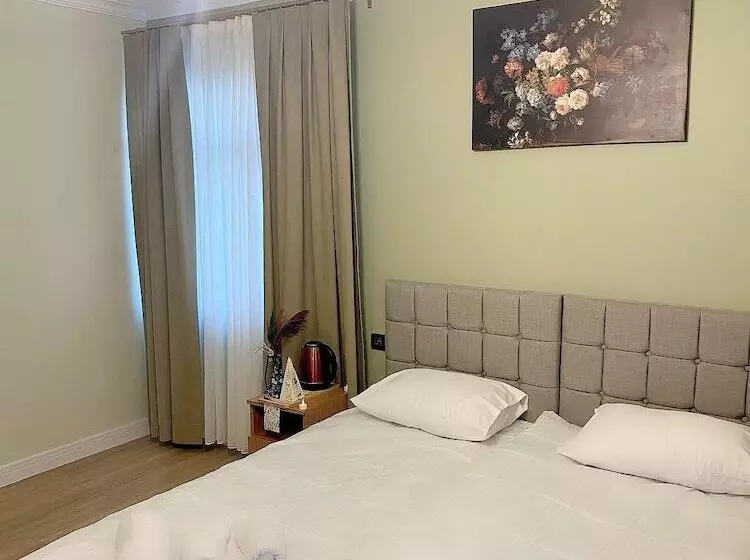 تختخواب و صبحانه Zelle Airport Boutique