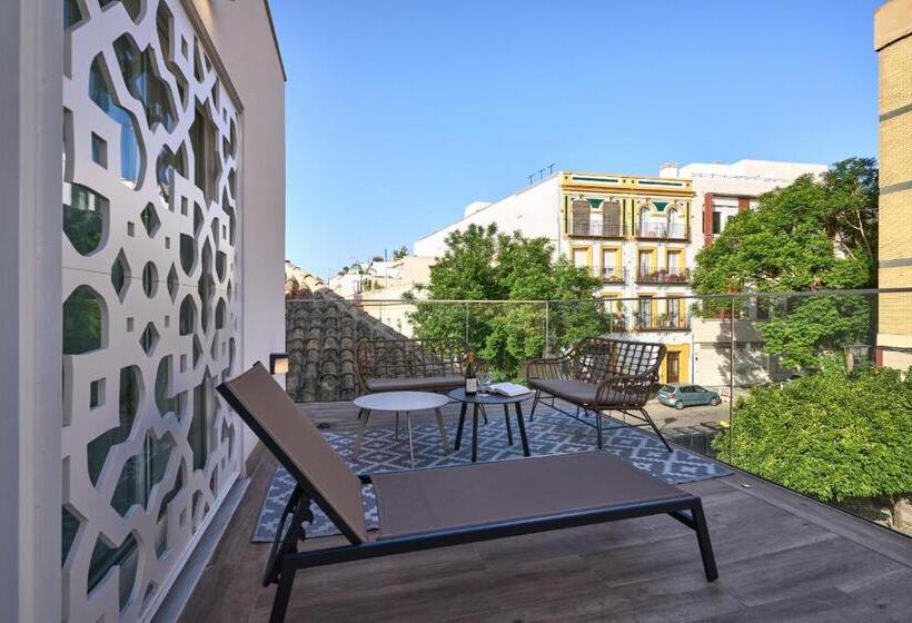 Casa Pizarro, By Homing U