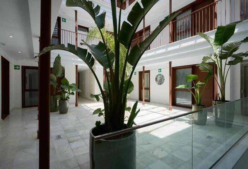 Casa Pizarro, By Homing U