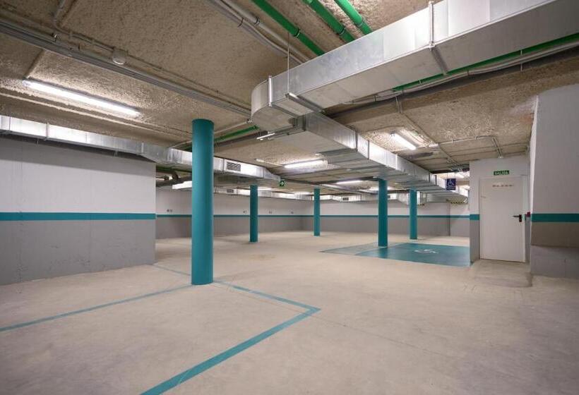 Casa Pizarro, By Homing U