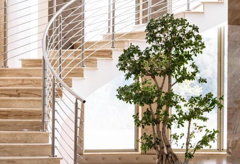 هتل Donna Crescenza