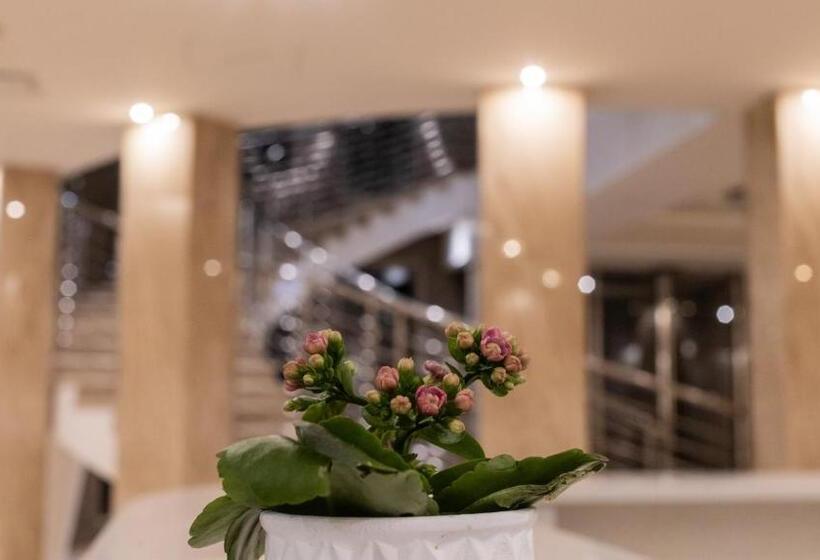 هتل Donna Crescenza