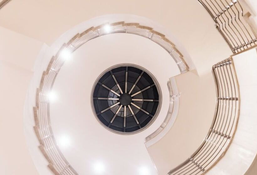 هتل Donna Crescenza