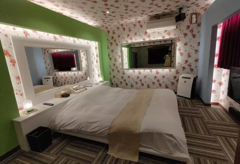 ホテル Luana18歳未満入場禁止