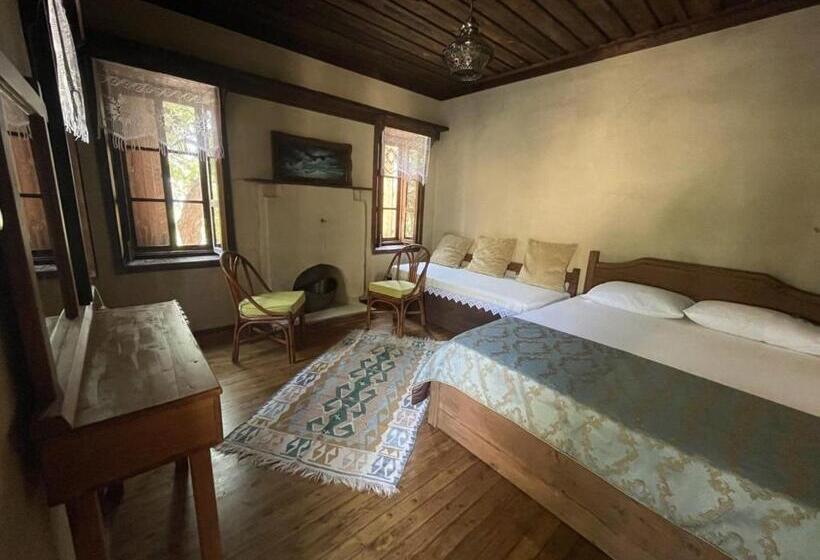 هتل Santa Stone House