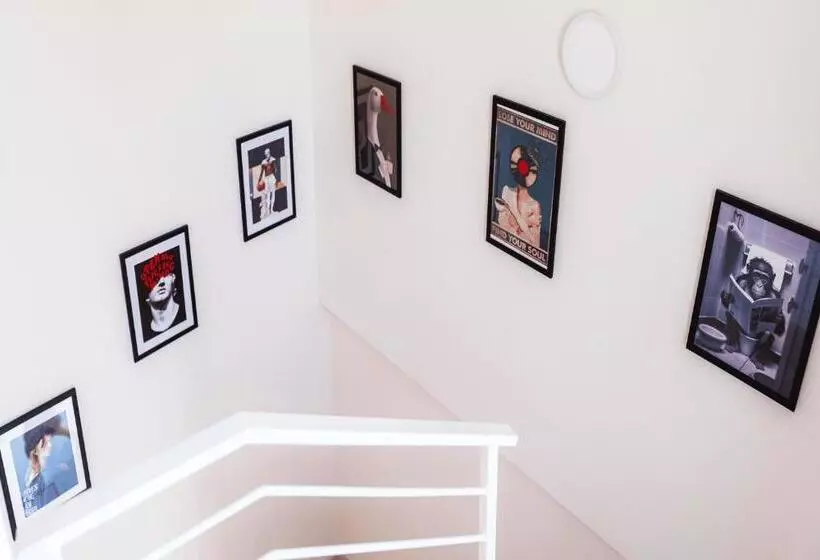 ペンション Art Boutique Rooms