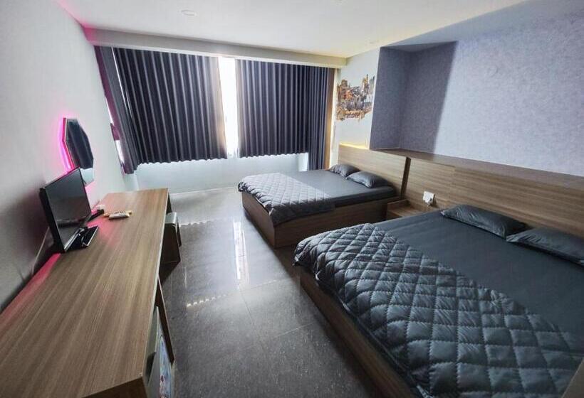 پانسیون Full House