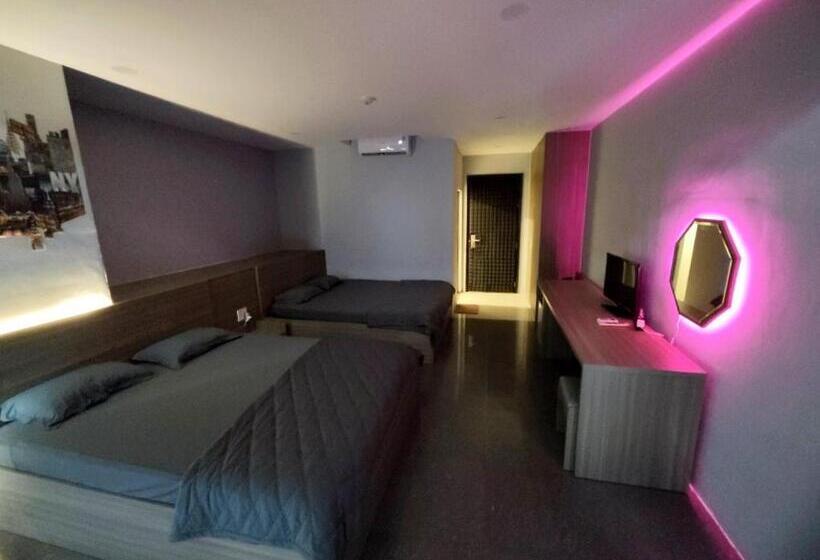 پانسیون Full House