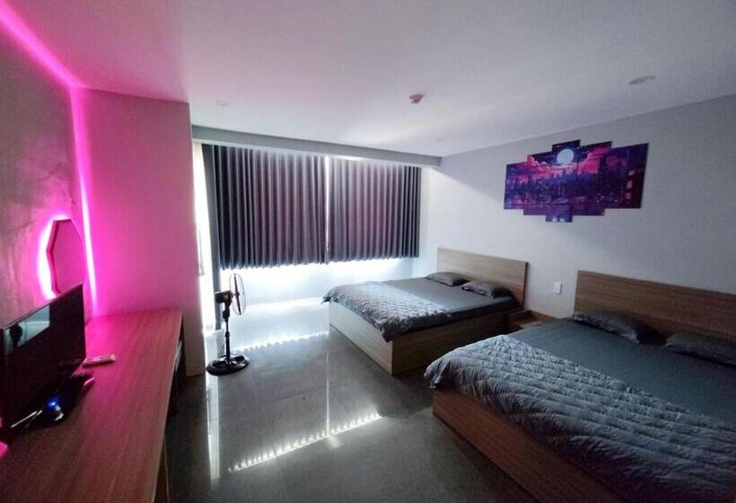 پانسیون Full House