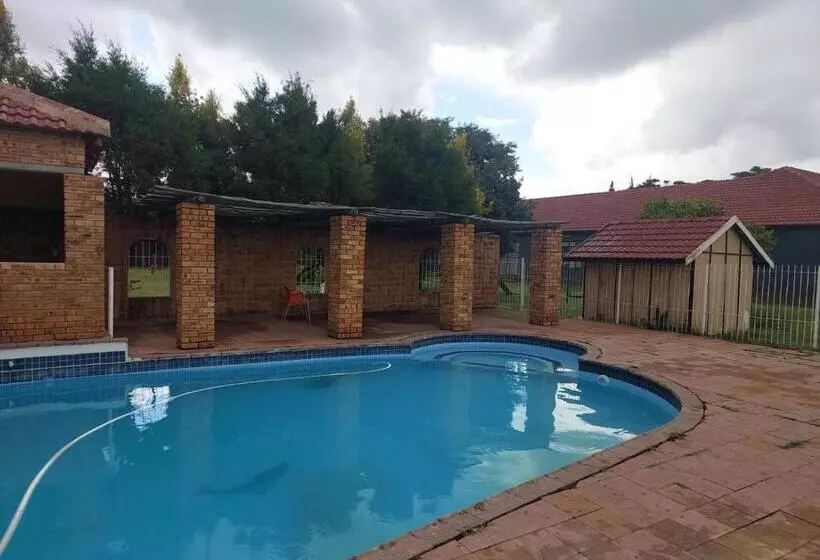 Majatalo Kwa Mimi Guesthouse