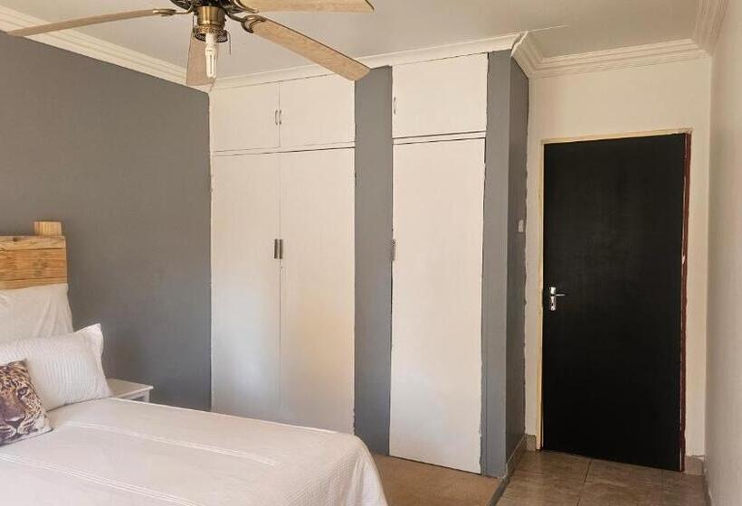 פנסיון Kwa Mimi Guesthouse