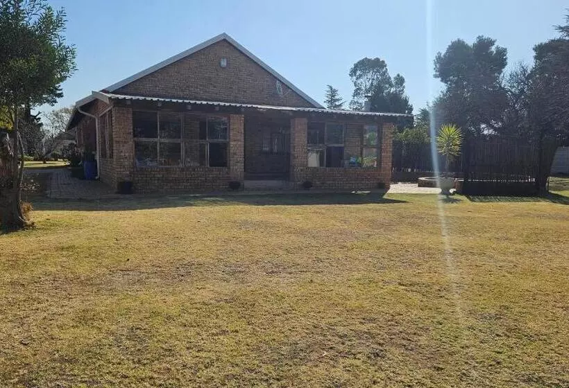 Majatalo Kwa Mimi Guesthouse