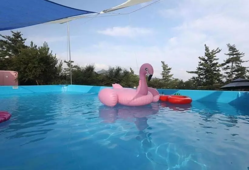 Taean Haeyang Jungwon Pension