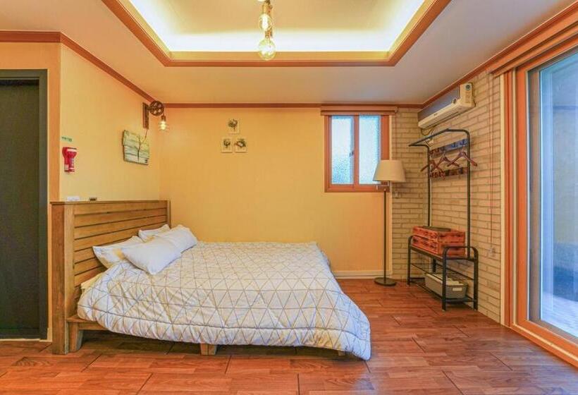 Taean Haeyang Jungwon Pension