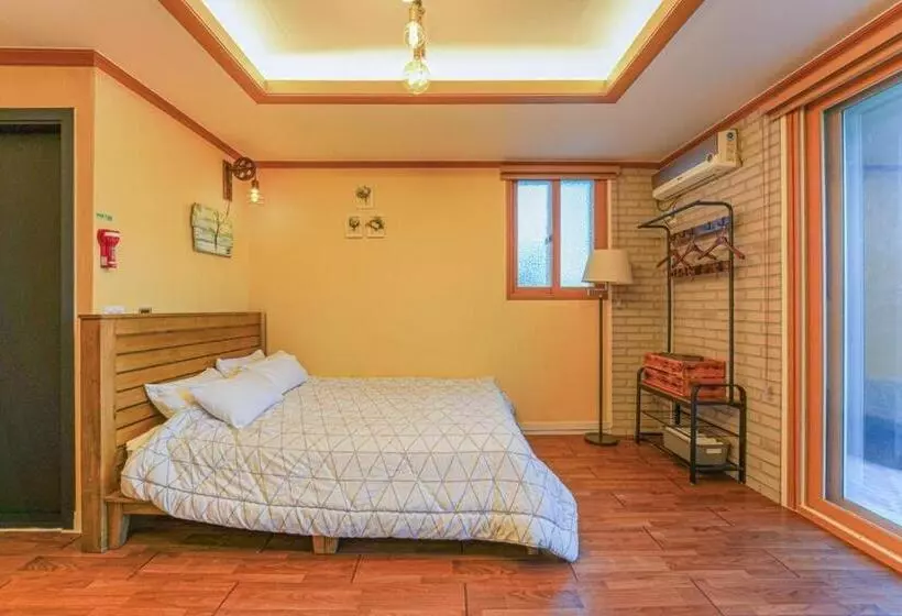 Taean Haeyang Jungwon Pension