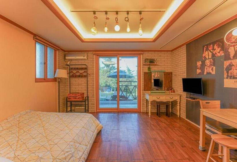 Taean Haeyang Jungwon Pension