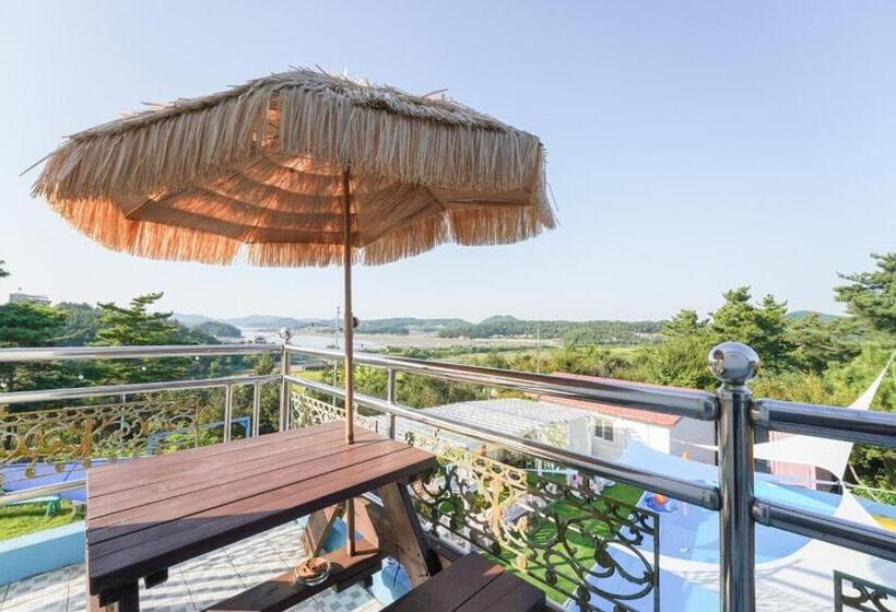 Taean Haeyang Jungwon Pension