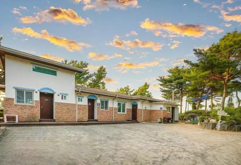 Taean Haeyang Jungwon Pension