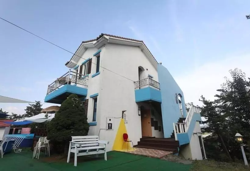 Taean Haeyang Jungwon Pension