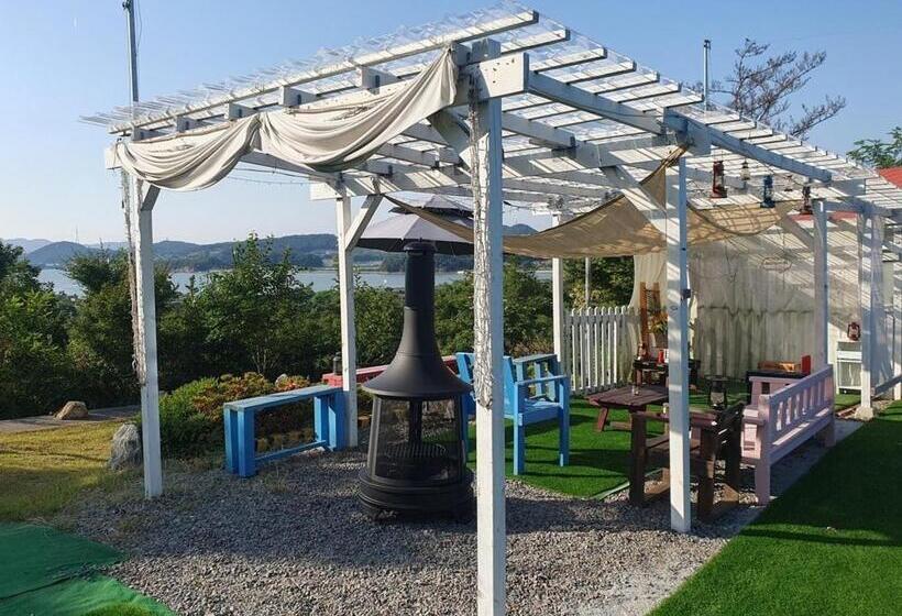 Taean Haeyang Jungwon Pension