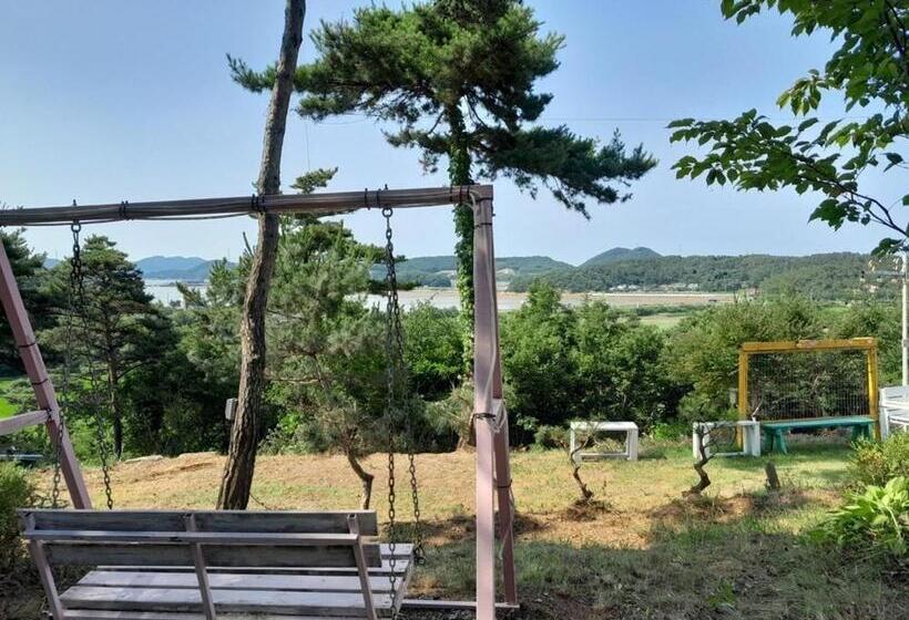 Taean Haeyang Jungwon Pension