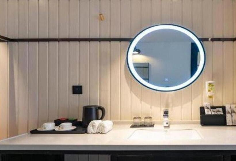 Borrman Hotel Jinan West Station Greenland Central Plaza Exhibition Center