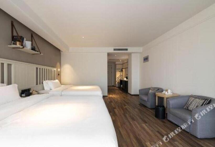 Borrman Hotel Jinan West Station Greenland Central Plaza Exhibition Center