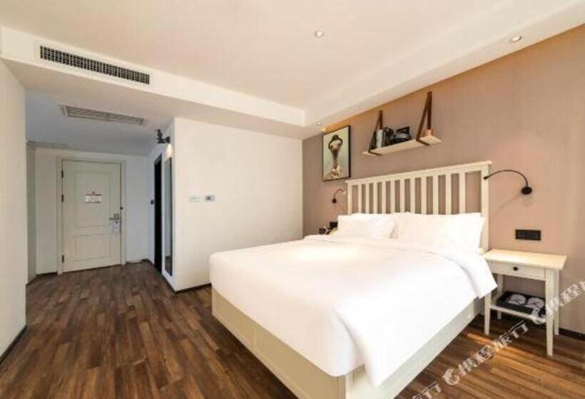 Borrman Hotel Jinan West Station Greenland Central Plaza Exhibition Center