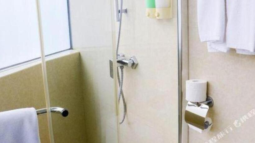 Borrman Hotel Zhuhai Mingzhu Railway Station Rainbow Shopping Mall